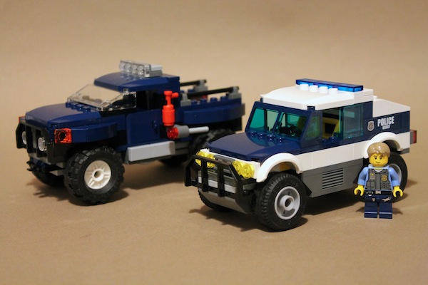 Left is from set 6867. Right is this set.