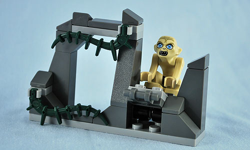 Fling Gollum with your very own Gollum catapult